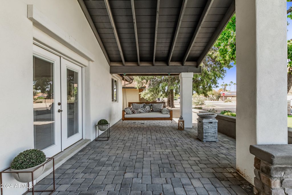 Image 8 of property listing at 11848 N 53RD Street, Scottsdale, AZ 85254