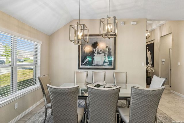 8512 REGUSCI GRV, Boerne, TX 78015