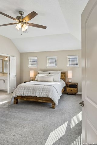 8512 REGUSCI GRV, Boerne, TX 78015