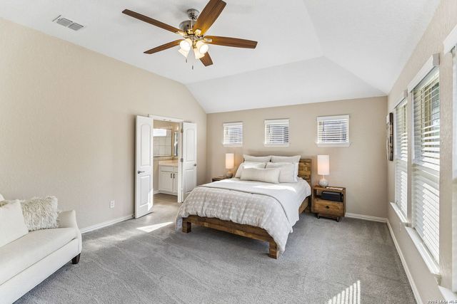 8512 REGUSCI GRV, Boerne, TX 78015