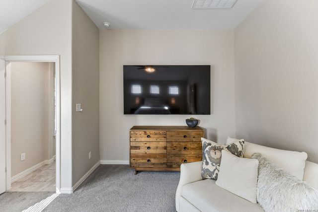8512 REGUSCI GRV, Boerne, TX 78015