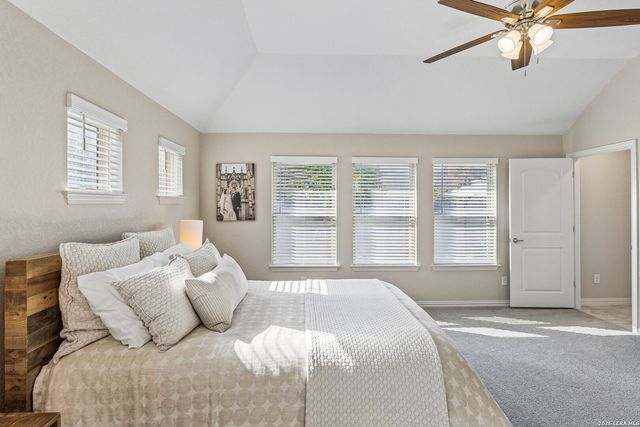 8512 REGUSCI GRV, Boerne, TX 78015