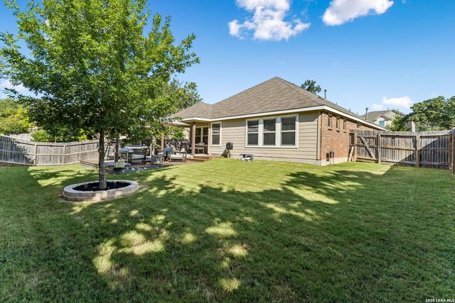 8512 REGUSCI GRV, Boerne, TX 78015