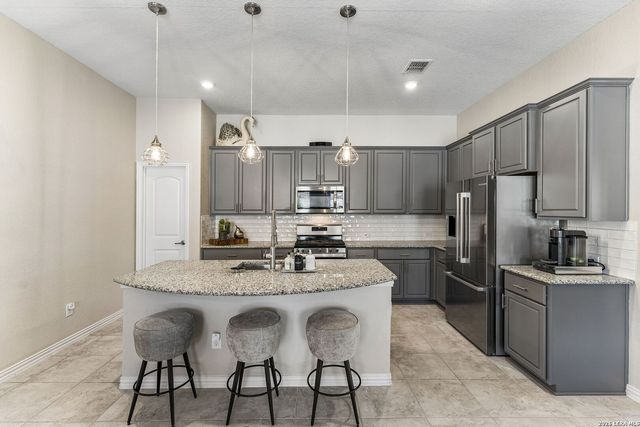 8512 REGUSCI GRV, Boerne, TX 78015