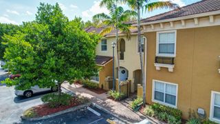 2851 W Prospect Rd 1209, Tamarac, FL 33309