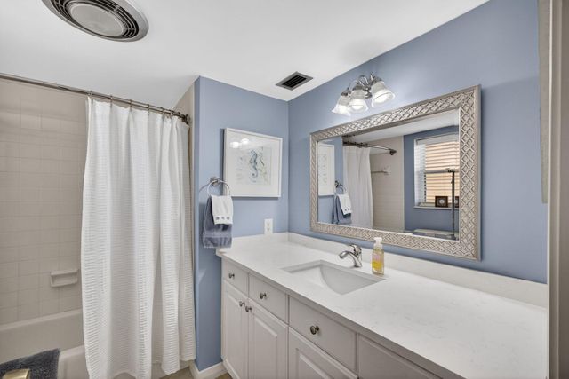 17 SE Turtle Creek Drive Unit D, Jupiter, FL 33469