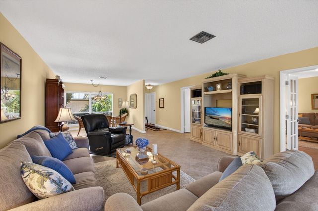 17 SE Turtle Creek Drive Unit D, Jupiter, FL 33469