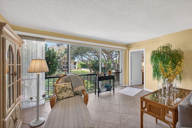 17 SE Turtle Creek Drive Unit D, Jupiter, FL 33469