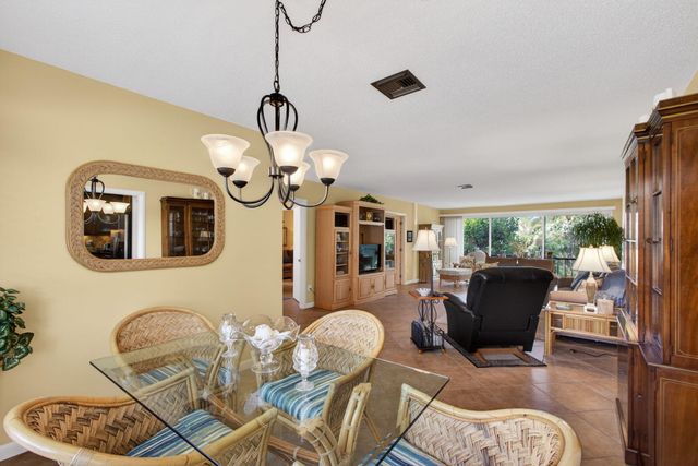 17 SE Turtle Creek Drive Unit D, Jupiter, FL 33469