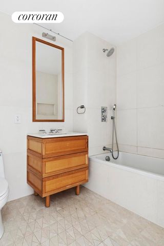 3714 34th St Apt N4C, New York City, NY 11101