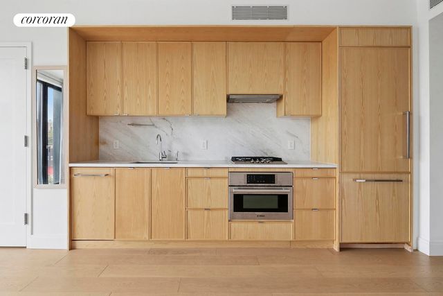 3714 34th St Apt N4C, New York City, NY 11101