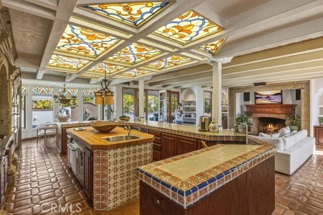 2 Trafalgar, Newport Beach, CA 92660