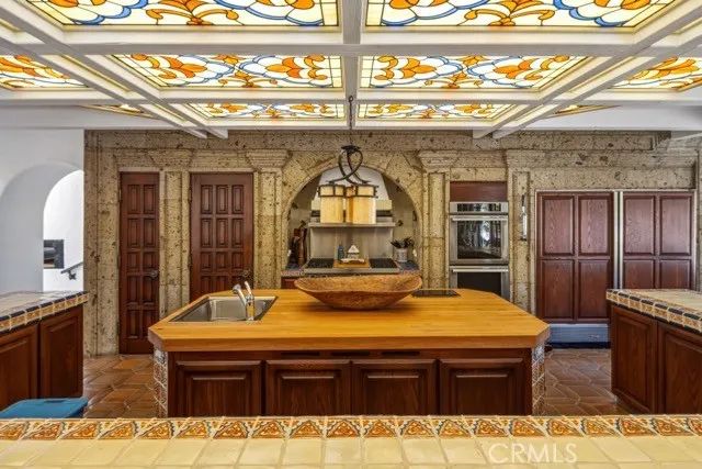 2 Trafalgar, Newport Beach, CA 92660