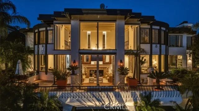 2 Trafalgar, Newport Beach, CA 92660