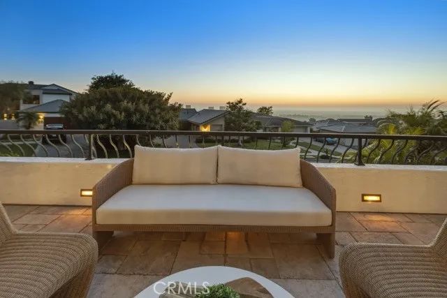 2 Trafalgar, Newport Beach, CA 92660