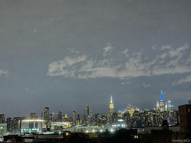 5015 39th St Apt 5C, New York City, NY 11104
