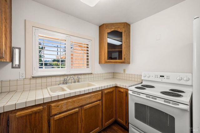 366 Peach Tree Ave, Vacaville, CA 95688