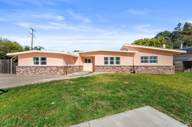 366 Peach Tree Ave, Vacaville, CA 95688