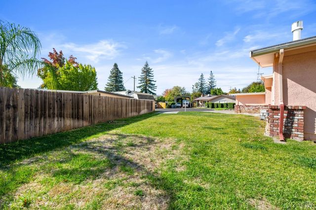 366 Peach Tree Ave, Vacaville, CA 95688