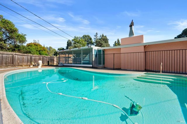 366 Peach Tree Ave, Vacaville, CA 95688