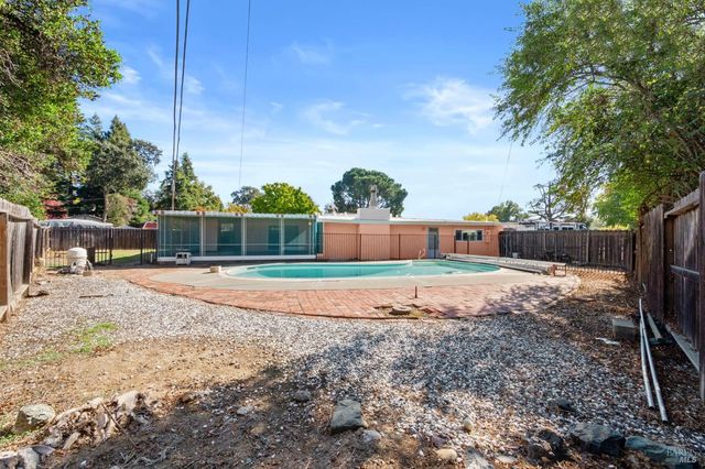 366 Peach Tree Ave, Vacaville, CA 95688