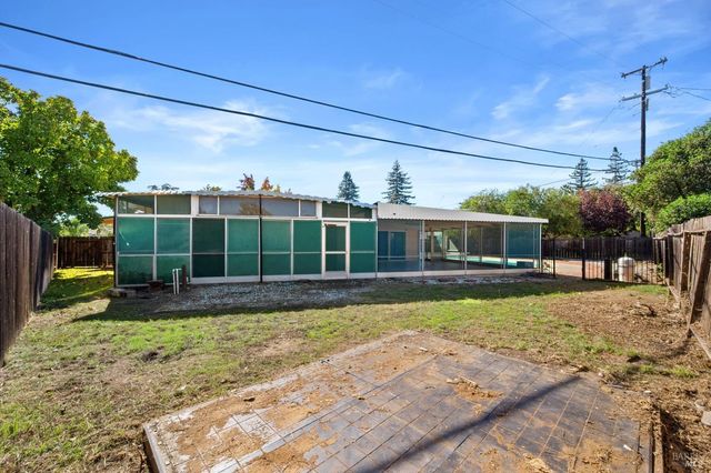 366 Peach Tree Ave, Vacaville, CA 95688