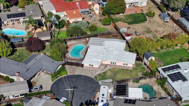 366 Peach Tree Ave, Vacaville, CA 95688