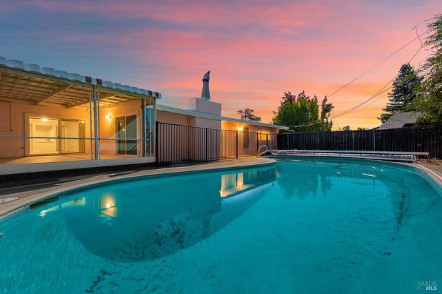 366 Peach Tree Ave, Vacaville, CA 95688