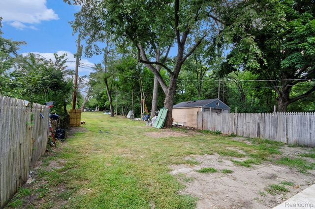 17583 Pierson Street, Detroit, MI 48219