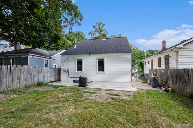 17583 Pierson Street, Detroit, MI 48219