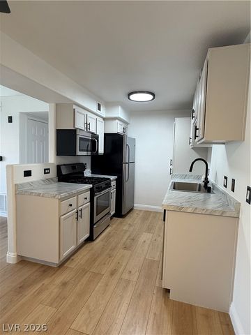 3318 North Decatur Boulevard 2007, Las Vegas, NV 89130