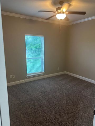 110 Hidden Creek Lane, Longview, TX 75602