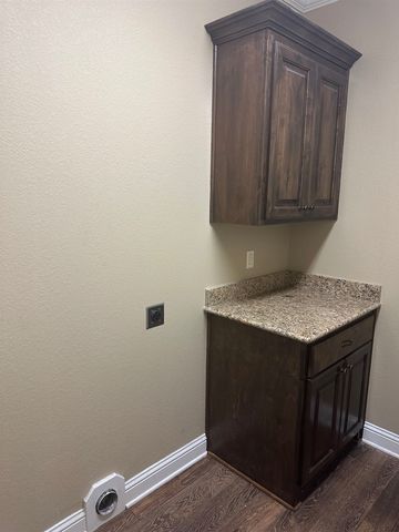 110 Hidden Creek Lane, Longview, TX 75602