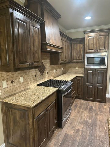 110 Hidden Creek Lane, Longview, TX 75602