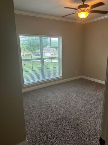 110 Hidden Creek Lane, Longview, TX 75602