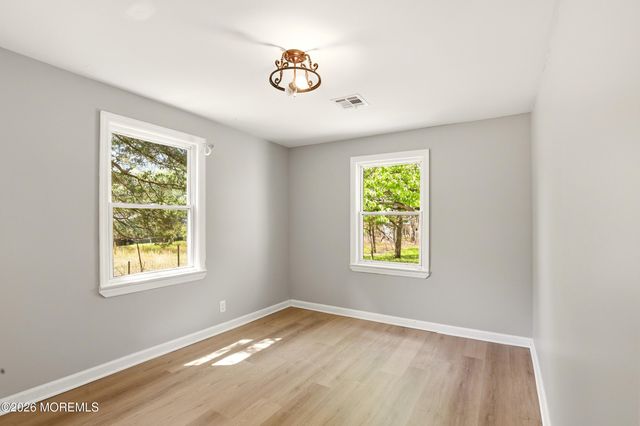 517 Newtons Corner Road, Howell, NJ 07731