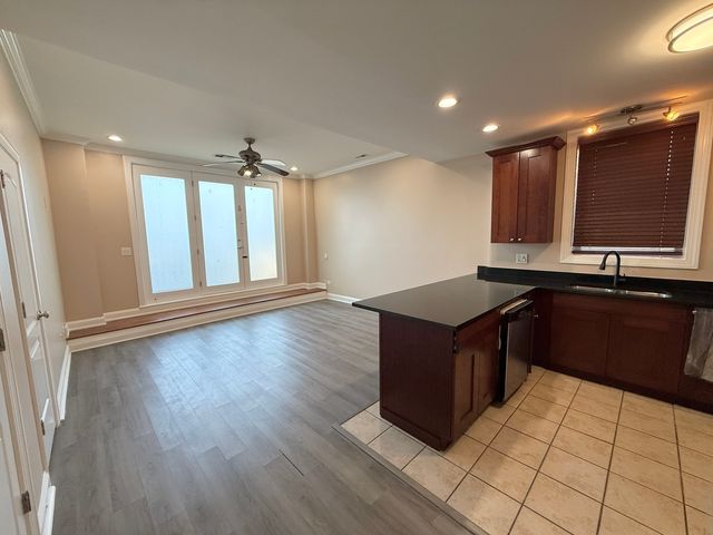 2513 W Congress Parkway 1, Chicago, IL 60612