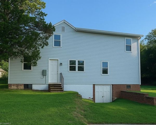 4239 Carver School Road, Winston-salem, NC 27105