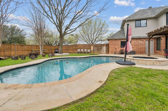 3800 Deer Forest Drive, Denton, TX 76208