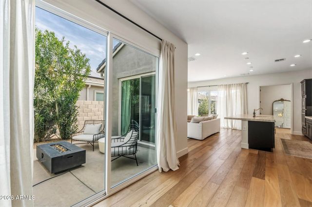 10471 W QUAIL Avenue, Peoria, AZ 85382