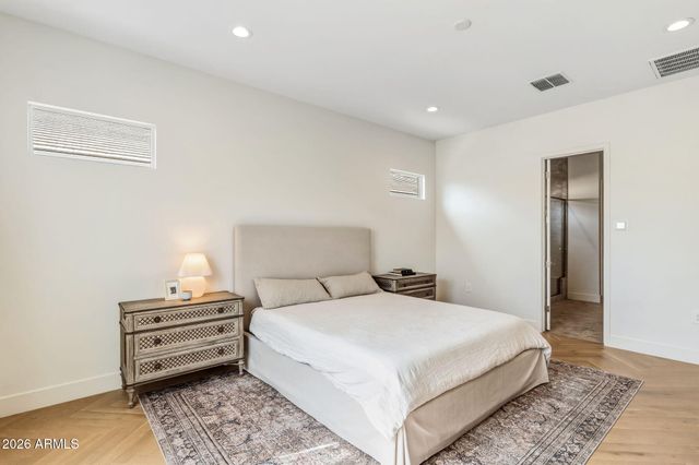 10471 W QUAIL Avenue, Peoria, AZ 85382