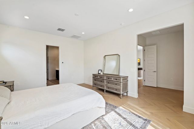 10471 W QUAIL Avenue, Peoria, AZ 85382