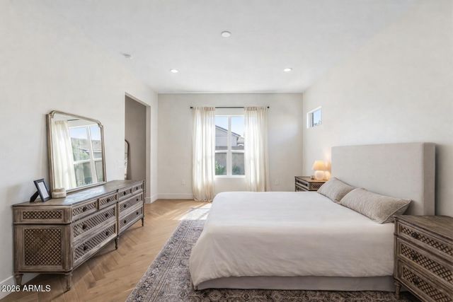 10471 W QUAIL Avenue, Peoria, AZ 85382