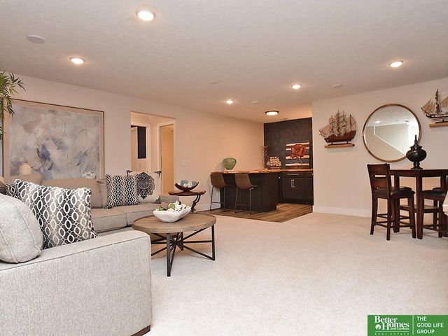 8202 N 172nd Street, Bennington, NE 68007