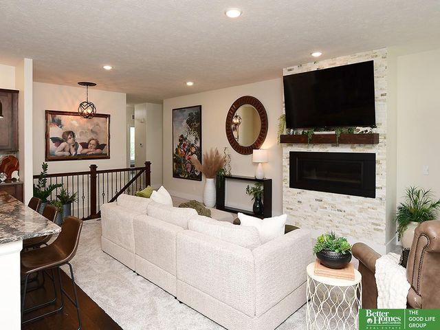 8202 N 172nd Street, Bennington, NE 68007