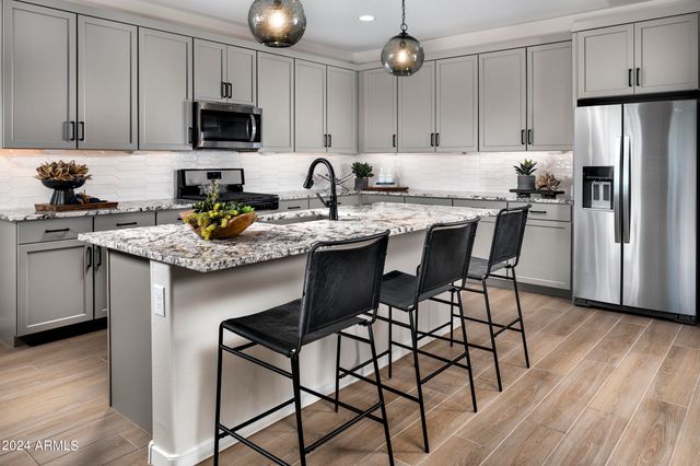 12614 W PARKWAY Lane, Avondale, AZ 85323