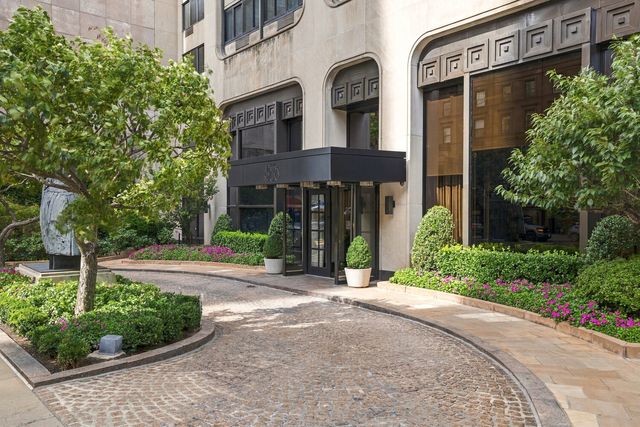 900 Park Ave Apt 5B, New York City, NY 10075