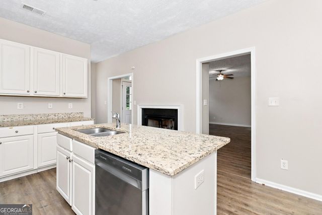 241 Chamberlyn Lane, Hiram, GA 30141