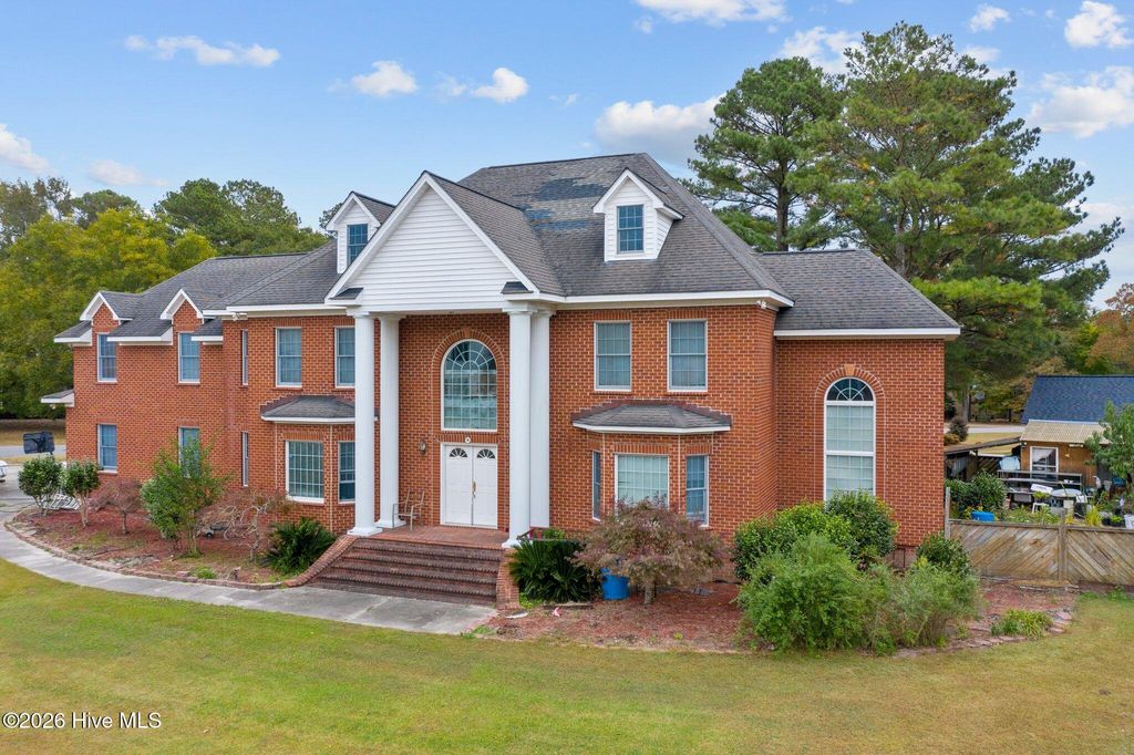 1181 Cedar Hill Drive, Williamston, NC 27892