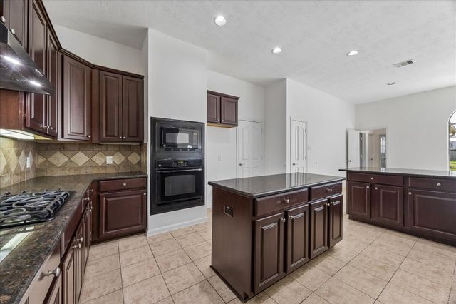 2410 Arabian Trail, Manvel, TX 77578